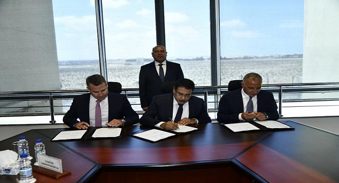 بالصور.. وزير النقل يشهد توقيع وثيقة الشروط الأساسية لادارة وتشغيل الخطوط الثلاثة لشبكة القطار الكهربائي السريع