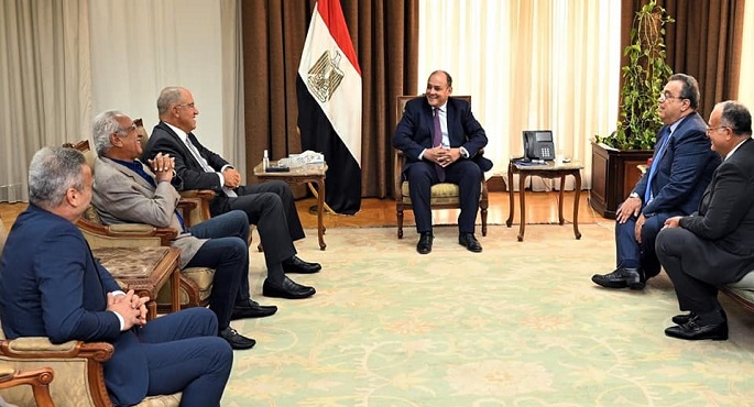 وزير التجارة يبحث مع رئيسي اتحادي الصناعات والغرف التجارية رؤية مجتمع الأعمال للارتقاء بقطاعي التجارة والصناعة