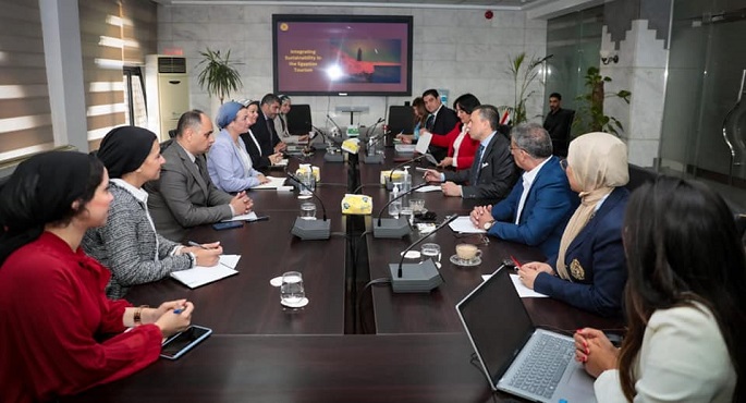 بالصور.. وزيرا البيئة والاثار يعقدان اجتماعا لمناقشة الاستعدادات السياحية لاستضافة مصر لمؤتمر “COP27”