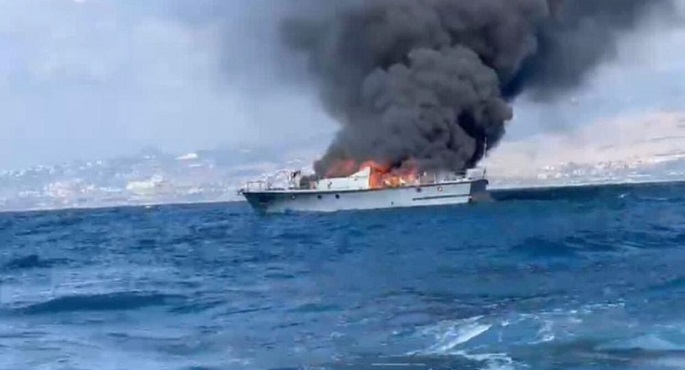 الجيش اللبناني: اندلاع حريق في خافرة تابعة للقوات البحرية أثناء تنفيذ مهمة أمنية