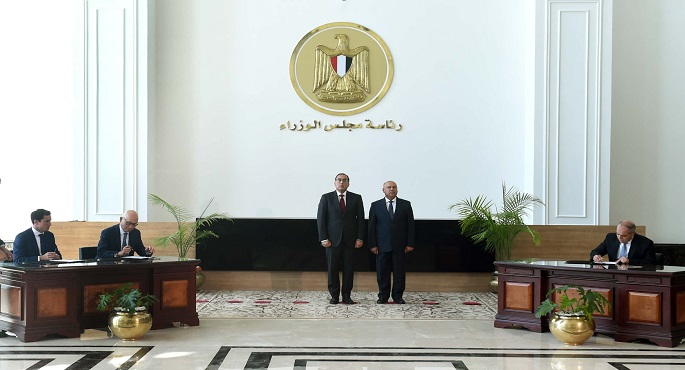 بالصور.. رئيس الوزراء يشهد مراسم التوقيع المبدئي لإنشاء وتشغيل محطتي الحاويات بميناءي السخنة والدخيلة