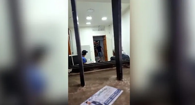 استمرار عمليات التفاوض وسط استنفار أمني مكثف لإنهاء احتجاز رهائن داخل بنك بلبنان