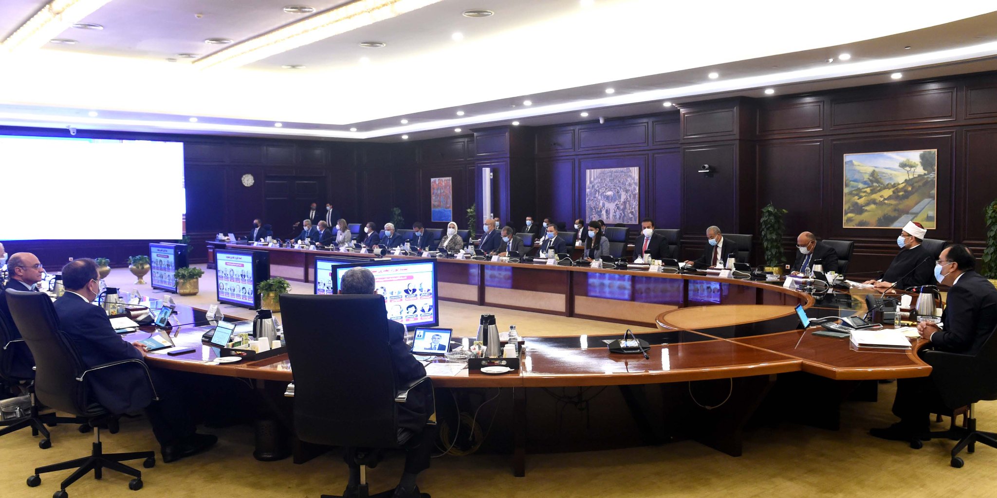 وزيرة البيئة تستعرض استراتيجية الحد من استخدام الأكياس البلاستيكية أحادية الاستخدام
