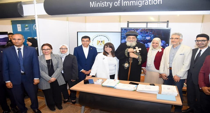 البابا تواضروس ووزيرة الهجرة يفتتحان جناح وزارة الهجرة بمعرض لوجوس في وادي النطرون