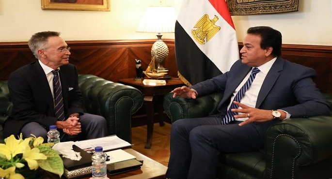 بالصور.. عبد الغفار: مصر تتلقى دعوة لرئاسة دورة تحالف أصدقاء الأمم المتحدة للقضاء على فيروس “سي”