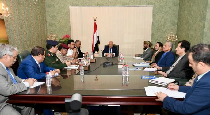 المجلس الرئاسي اليمني يحذر من خطورة التصعيد الحوثي في مأرب وشبوة