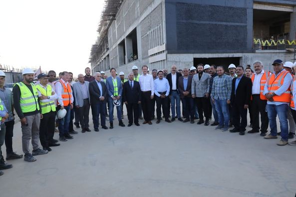 بالصور.. وزير النقل والرئيس التنفيذي لشركة سيمنز موبيليتي يتفقدان محطة العاصمة الإدارية الجديدة