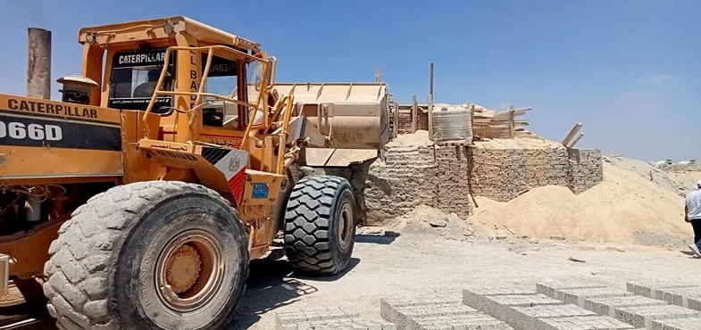 بالصور .. وزير الإسكان: حملات لإزالة المخالفات بعدد من المدن الجديدة