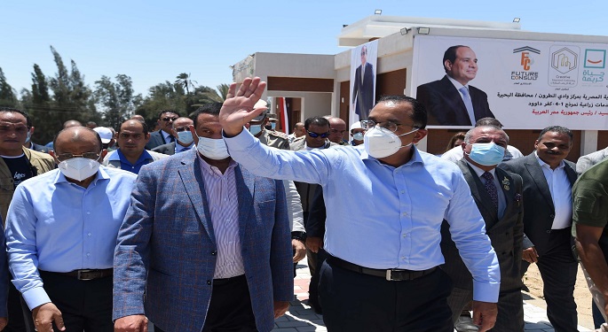 بالصور.. مدبولي يتفقد مشروع مجمع الخدمات الحكومية ومركز صحة الأسرة والمجمع الزراعي ومركز الشباب بكفر داود بوادي النطرون