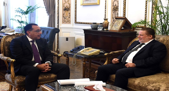بالصور.. رئيس الوزراء يبحث مع محافظ البنك المركزي عددا من الملفات الاقتصادية