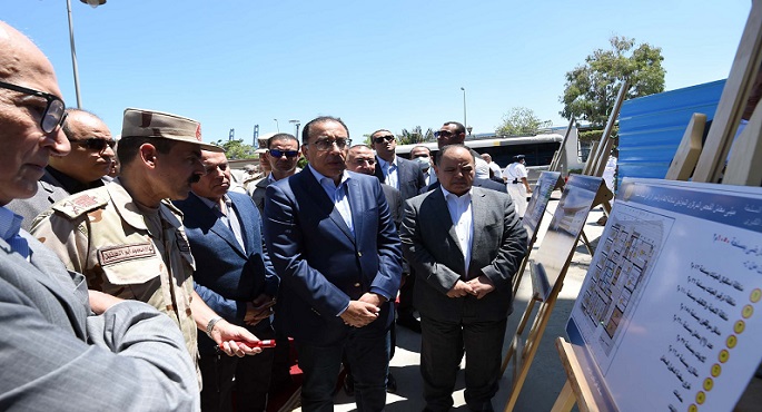 بالصور.. رئيس الوزراء يتفقد مبنى الهيئة العامة للرقابة على الصادرات والواردات بميناء الدخيلة