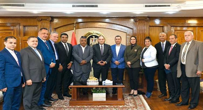 بالصور ..وزير الصناعة: حريصون على تحقيق التكامل بين السلطة التنفيذية والتشريعية