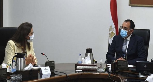 بالصور.. مدبولي يتابع موقف خطط ومشروعات “صندوق مصر السيادي” لجذب مزيد من الاستثمارات الأجنبية المباشرة