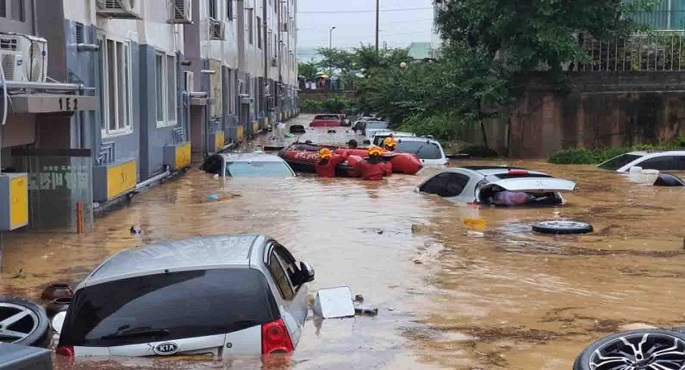 مقتل 13 وفقدان 6 آخرين جراء هطول أمطار غزيرة في كوريا الجنوبية