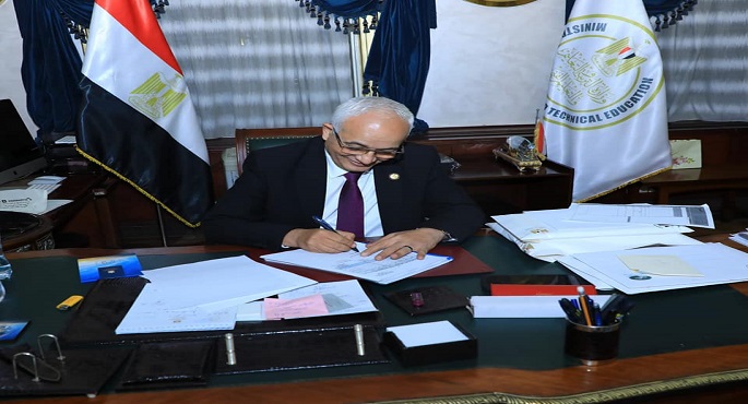 وزير التعليم يعتمد نتيجة الدور الثاني للدبلومات الفنية بنسبة نجاح 91.27%