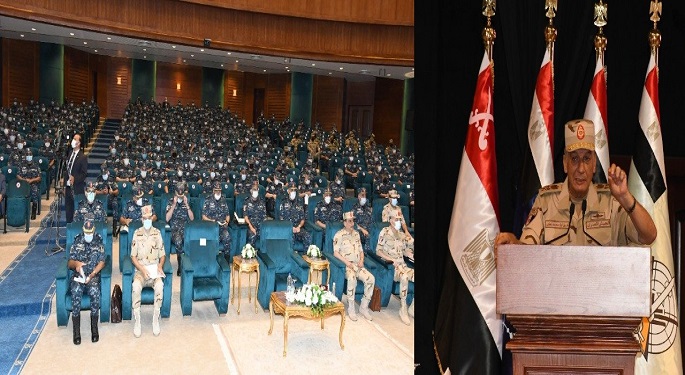 بالصور.. وزير الدفاع والإنتاج الحربي يلتقي بمقاتلي القوات البحرية