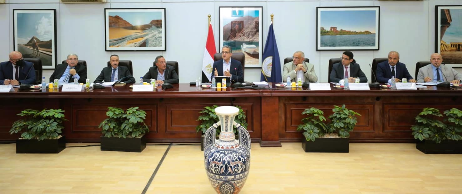وزير السياحة والآثار يترأس مجلس إدارة المجلس الأعلى للآثار بتشكيله الجديد
