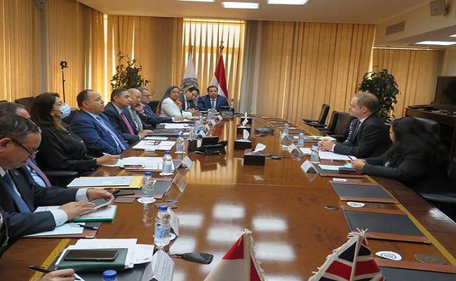 بالصور.. وزير المالية يستعرض مؤشرات الأداء الاقتصادى خلال لقائه مع السفير البريطاني بالقاهرة