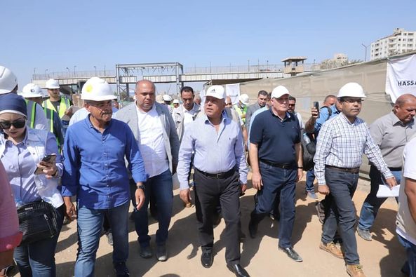 بالصور.. وزير النقل يجرى جولة تفقدية لمتابعة تنفيذ  محطة سكك حديد مصر ببشتيل بالجيزة