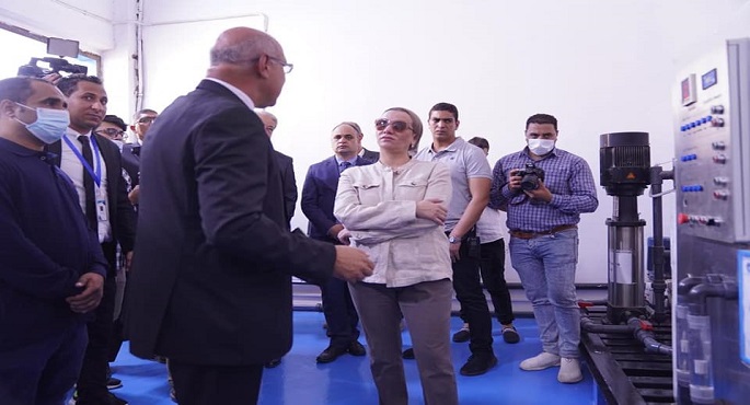 بالصور .. استعدادًا لـ cop 27 .. وزيرة البيئة تتفقد عددا من المنشآت الصناعية بمدينة 6 أكتوبر