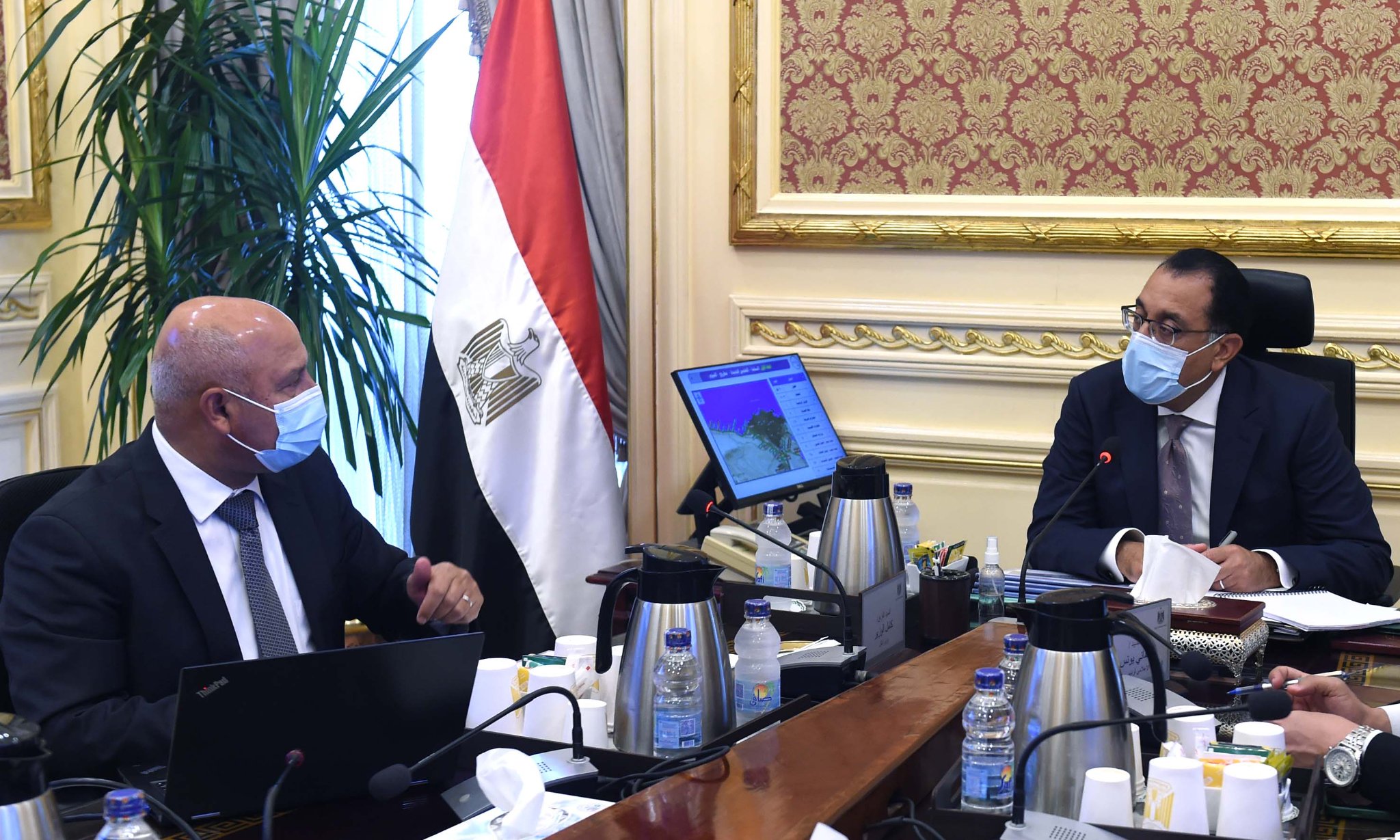 رئيس الوزراء يتابع مع وزير النقل عددا من مشروعات الوزارة