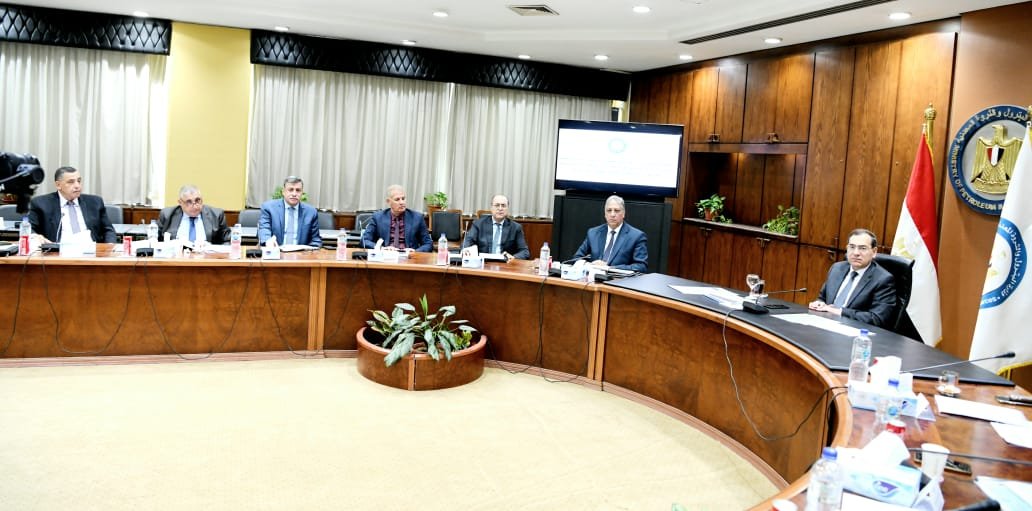 البترول : انتظام توفير المنتجات البترولية رغم تحديات الأزمة الأوكرانية