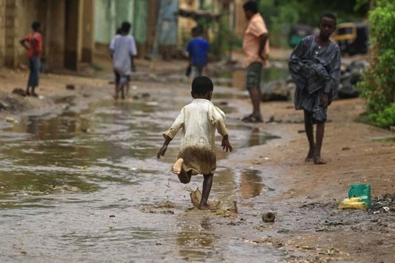 أكثر من مائة قتيل جراء فيضانات السودان .. وأبو الغيط يدعو لدعم إنساني