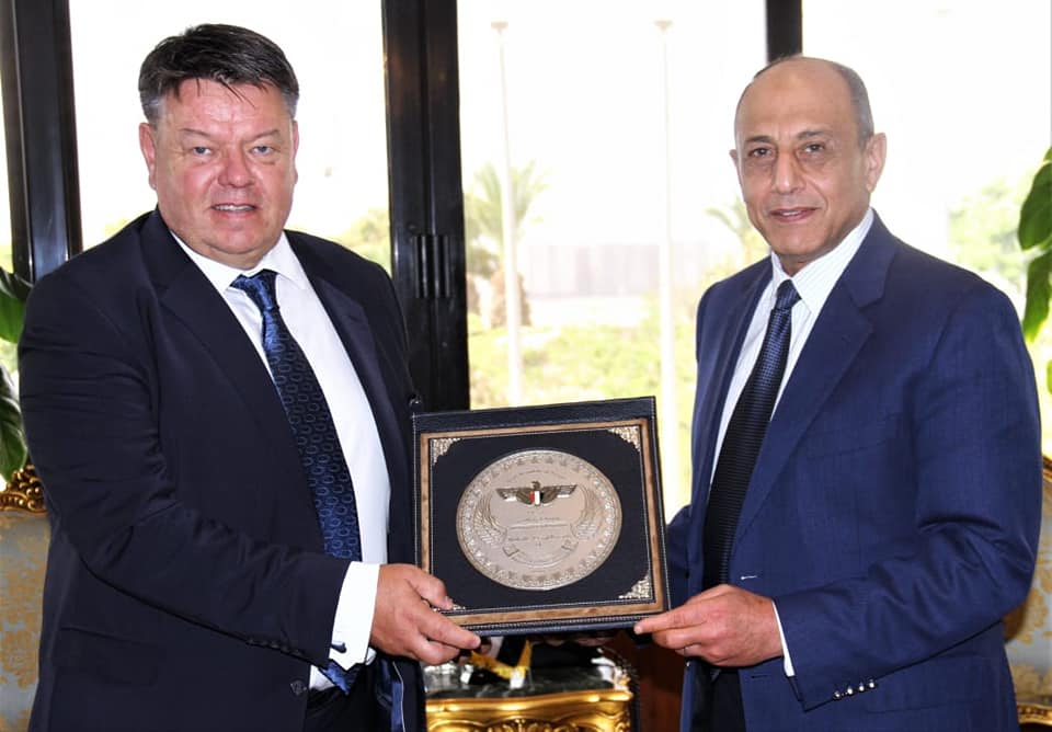 بالصور.. وزير الطيران يبحث مع أمين عام المنظمة العالمية للأرصاد الجوية تعزيز التعاون المشترك