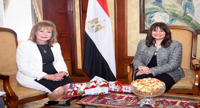 بالصور .. وزيرة الهجرة تستقبل رئيس المنتدى المصري في “جوهانسبرج”