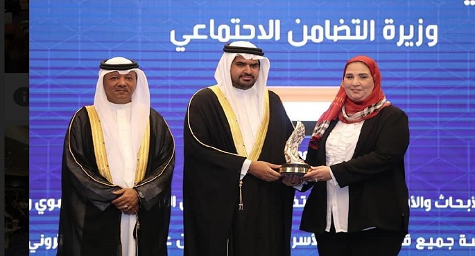 بالصور .. القباج تتسلم بمملكة البحرين جائزة سمو الشيخ عيسى بن علي آل خليفة لتكريم رواد العمل التطوعي العرب