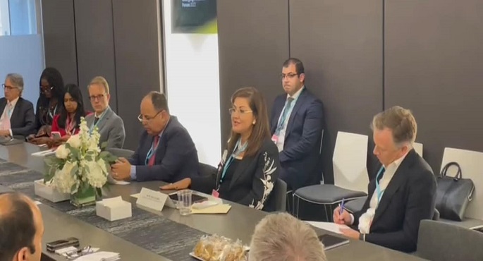 بالصور .. وزيرة التخطيط تشارك بالمائدة المستديرة “مصر: الآفاق الاقتصادية والاستثمارية” ضمن فعاليات منتدى بلومبيرج