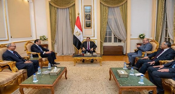 وزير الدولة للإنتاج الحربي يستقبل “سفير مصر بجمهورية التشيك”لبحث سبل التعاون بين الجانبين