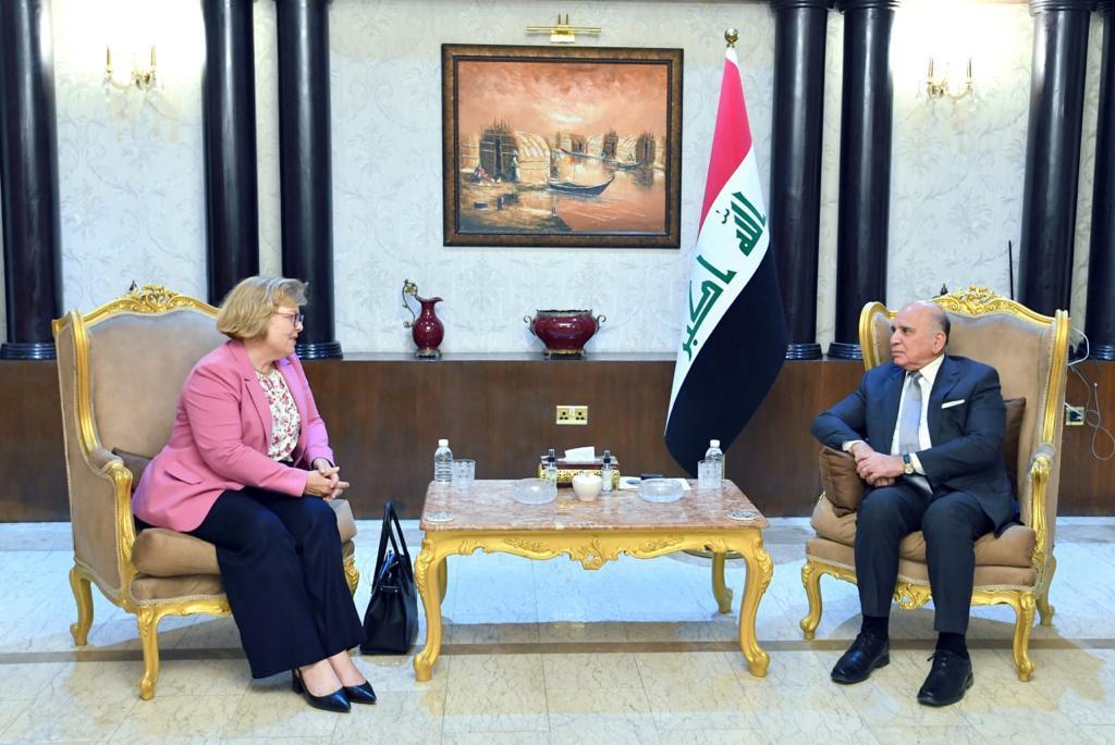 وزير خارجية العراق يؤكد ضرورة حماية المسيرة الديمقراطية والسلم المجتمعى