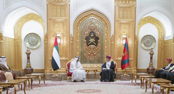 صحيفة “عمان”: زيارة محمد بن زايد أكدت عمق العلاقات الإماراتية العمانية