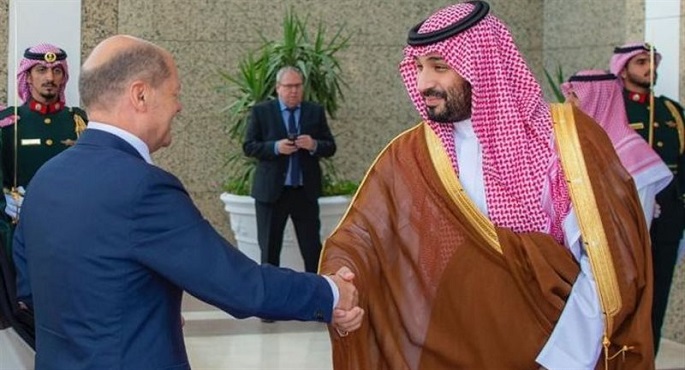 ولي العهد السعودي يستقبل المستشار الألماني بجدة