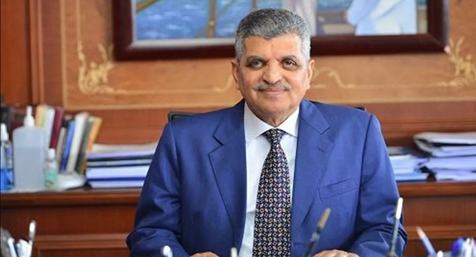 أسامة ربيع: زيادة رسوم العبور لجميع أنواع السفن العابرة للقناة بنسبة 15 %