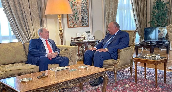 بالصور.. وزير الخارجية يستقبل رئيس المجلس الوطني الفلسطيني