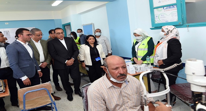 بالصور.. خلال زيارته للفيوم.. رئيس الوزراء يتفقد أعمال تطوير وتوسعة مدرسة قلهانة الابتدائية ويزور القافلة الطبية المتنقلة بالمدرسة