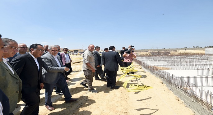 بالصور.. خلال جولته بالفيوم.. رئيس الوزراء يتفقد أعمال توسعات محطة تنقية مياه الشرب بالعزب الجديدة