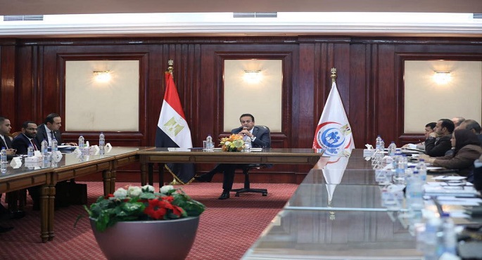 بالصور.. وزير الصحة يتابع نسب التنفيذ بالمرحلة الأولى لمبادرة “حياة كريمة”