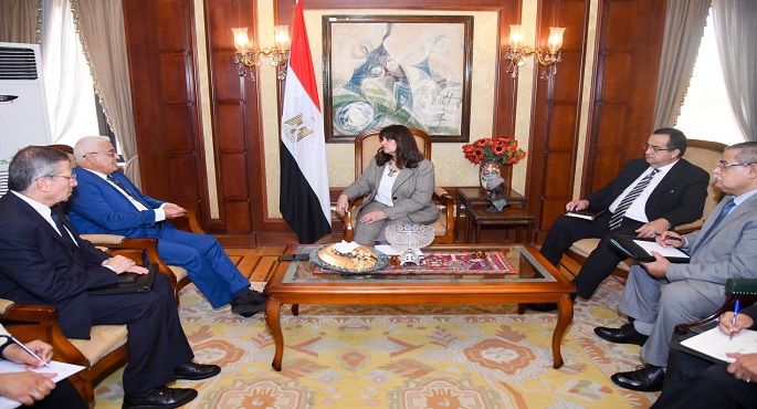 بالصور.. وزيرة الهجرة تلتقي رئيس هيئة التأمين الاجتماعي لبحث سبل تعزيز التعاون المشترك