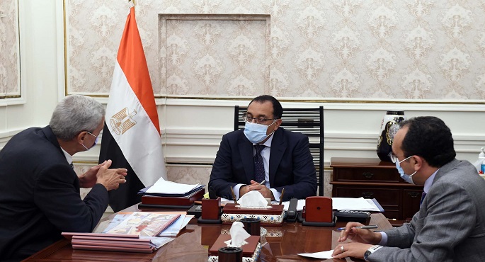 بالصور.. رئيس الوزراء يتابع عددا من ملفات عمل هيئة الشراء الموحد