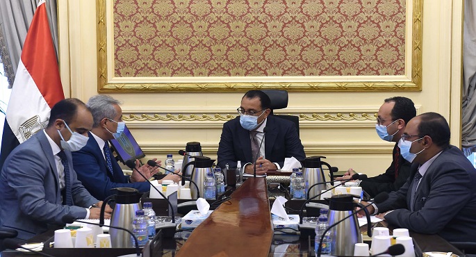بالصور.. رئيس الوزراء يؤكد أهمية التعاون مع اتحاد الصناعات فى برامج التدريب خاصة لخريجي المدارس الفنية الصناعية