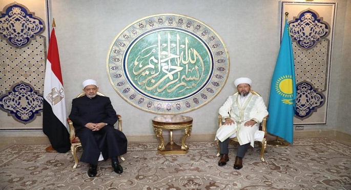 بالصور.. الإمام الأكبر يؤكد استمرار دعم الأزهر لطلاب ودعاة كازاخستان