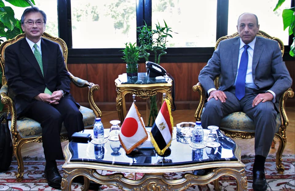 بالصور.. وزير الطيران يبحث مع سفير اليابان بمصر تعزيز التعاون فى مجال النقل الجوي