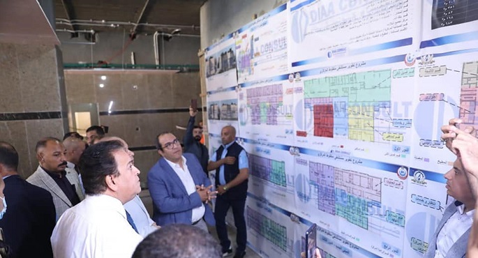 بالصور .. وزير الصحة يتفقد مشروع إنشاء مستشفى منفلوط النموذجي بتكلفة إنشائية 266 مليون جنيه