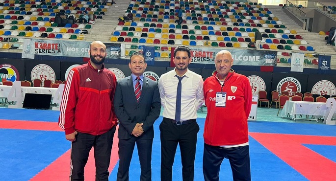 بالصور .. وزير الرياضة يهنيء منتخب الكاراتيه لحصده لقب بطولة “سيرياس A الدولية “