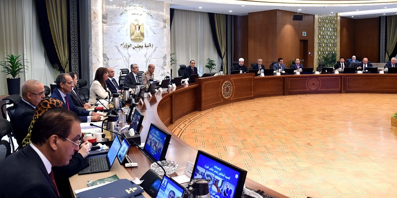 خلال اجتماع الحكومة بالعاصمة الإدارية .. مدبولي يوجه بتوفير مخصصات مالية لتطوير شبكة الطرق الداخلية في محافظة الفيوم