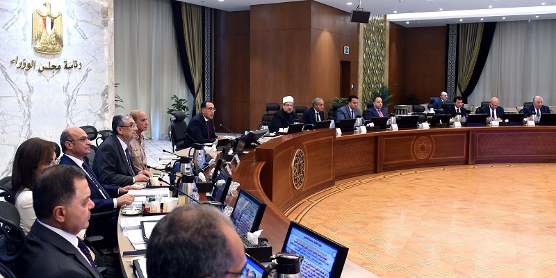 عبد الغفار يستعرض آخر مستجدات فيروس كورونا : الوضع الوبائي في مصر يشهد تحسُّنًا ملحوظًا ..وجرعات متاحة تكفي لاستكمال التطعيم