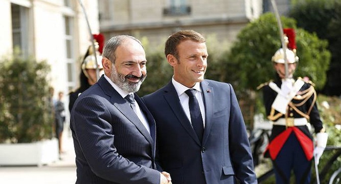 الرئيس الفرنسي يبحث هاتفيا مع رئيس وزراء أرمينيا لبحث الوضع على الحدود الأرمينية – الأذربيجانية